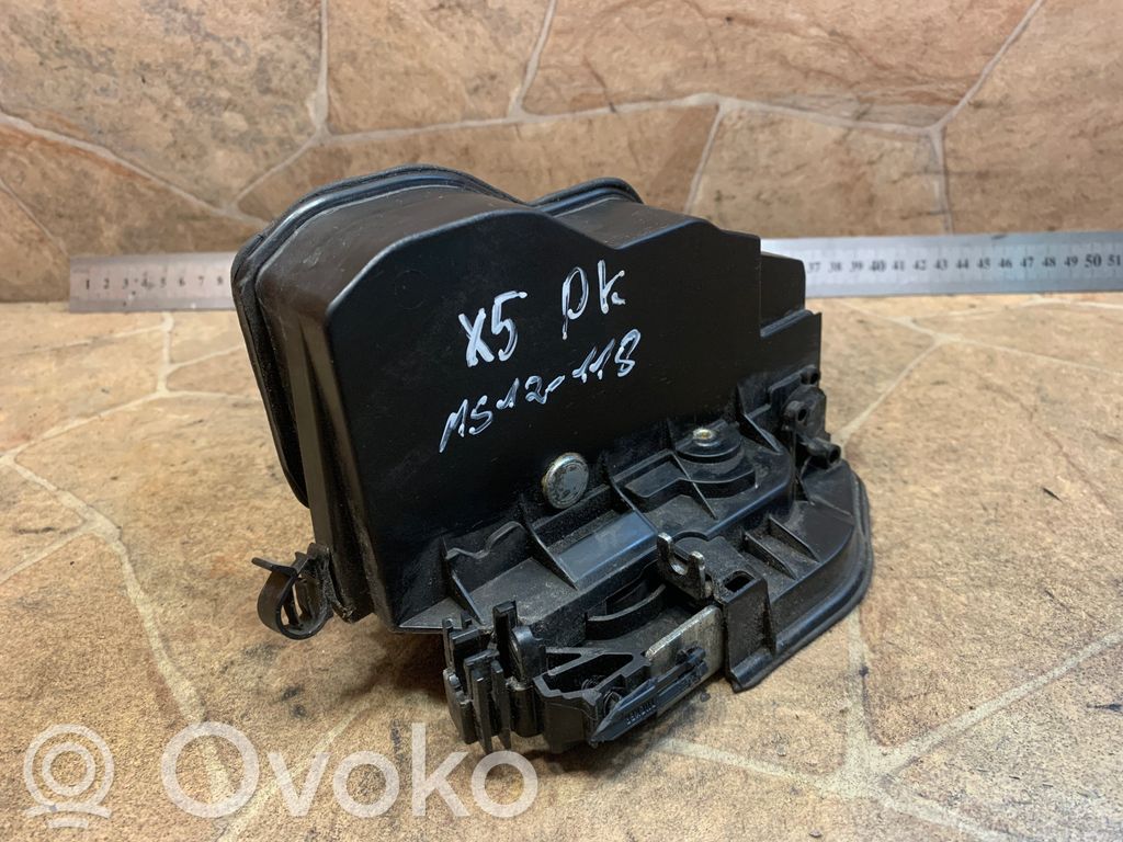 BMW X5 E70 Coupe-mallin oven lukko (kahvan vieressä) 