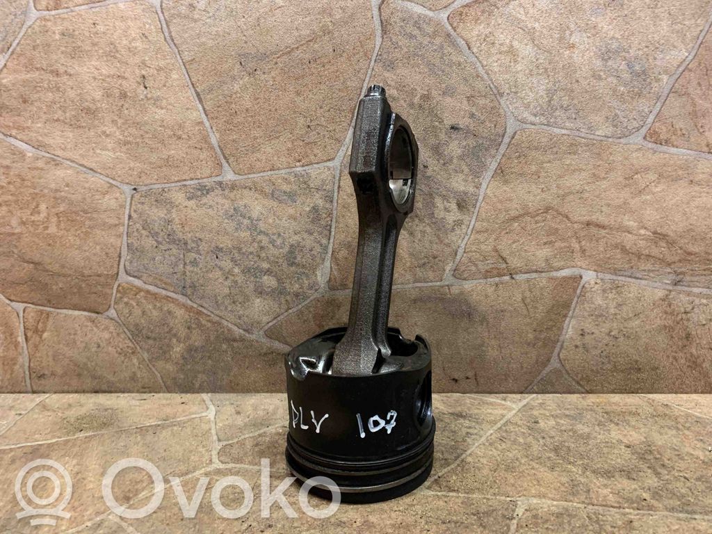 BMW X3 E83 Piston 