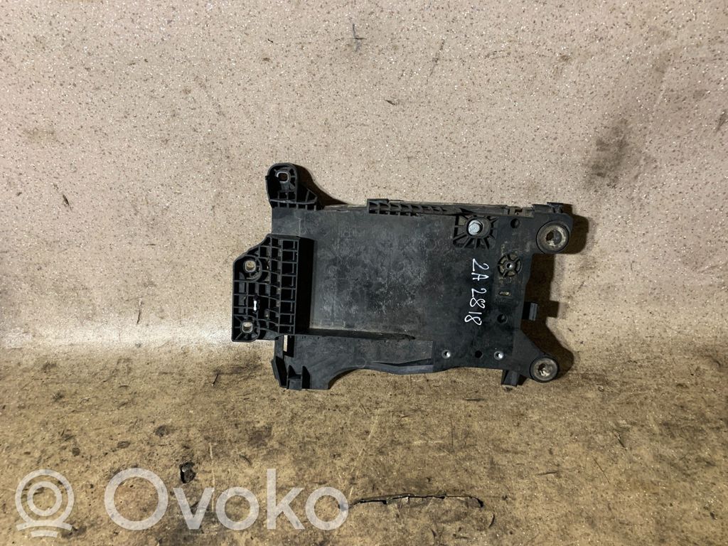 BMW 2 F45 Podstawa / Obudowa akumulatora 