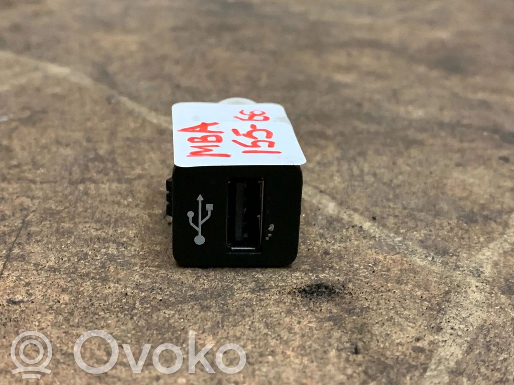 BMW 5 G30 G31 G38 Enchufe conector USB 