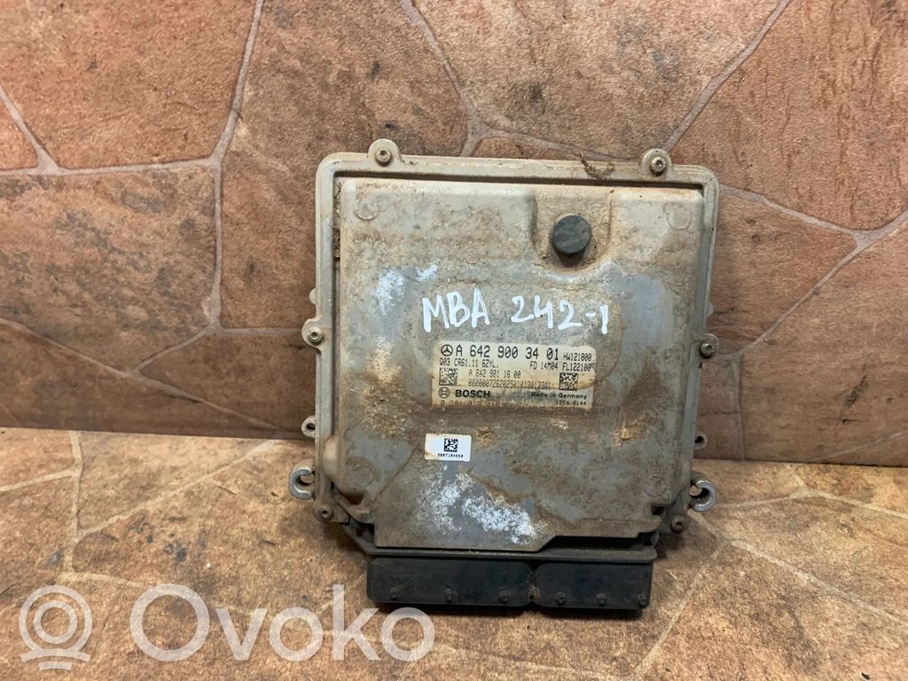 Mercedes-Benz E C207 W207 Calculateur moteur ECU 
