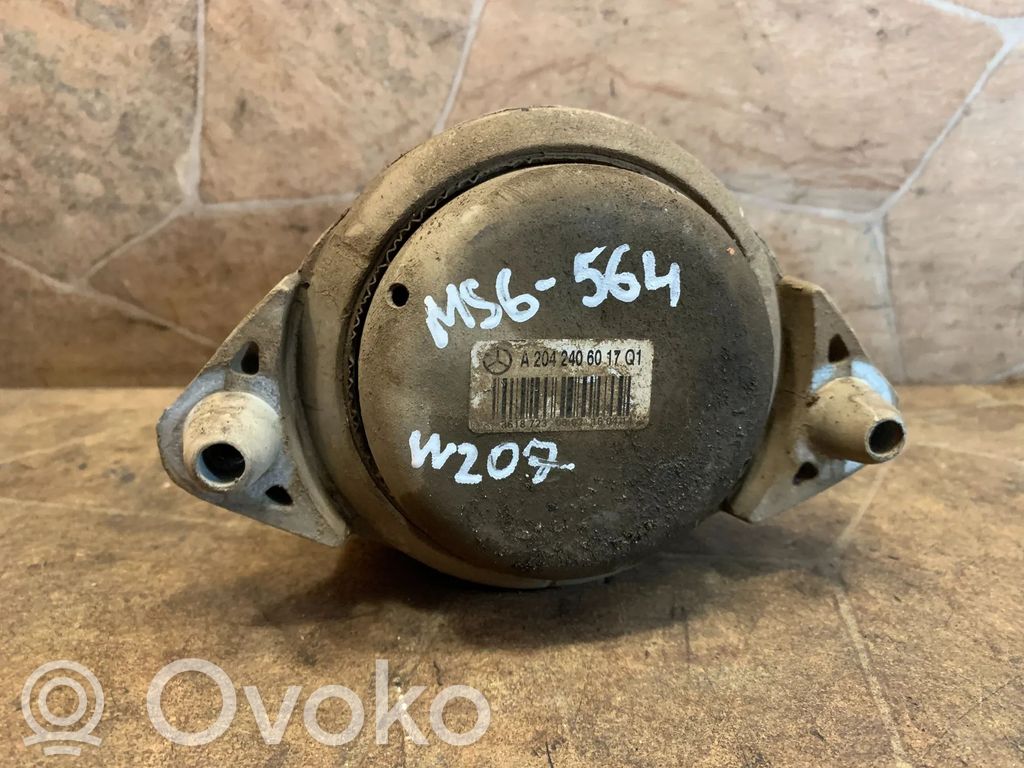 Mercedes-Benz E C207 W207 Engine mount bracket 