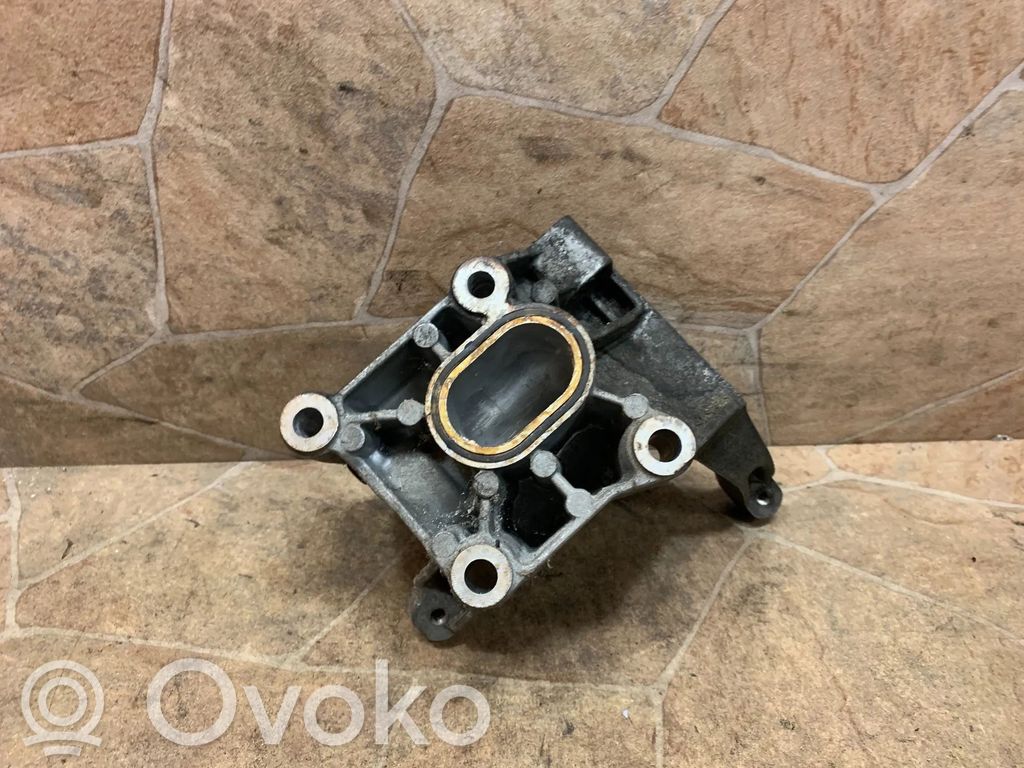Audi A8 S8 D3 4E Power steering pump mounting bracket 
