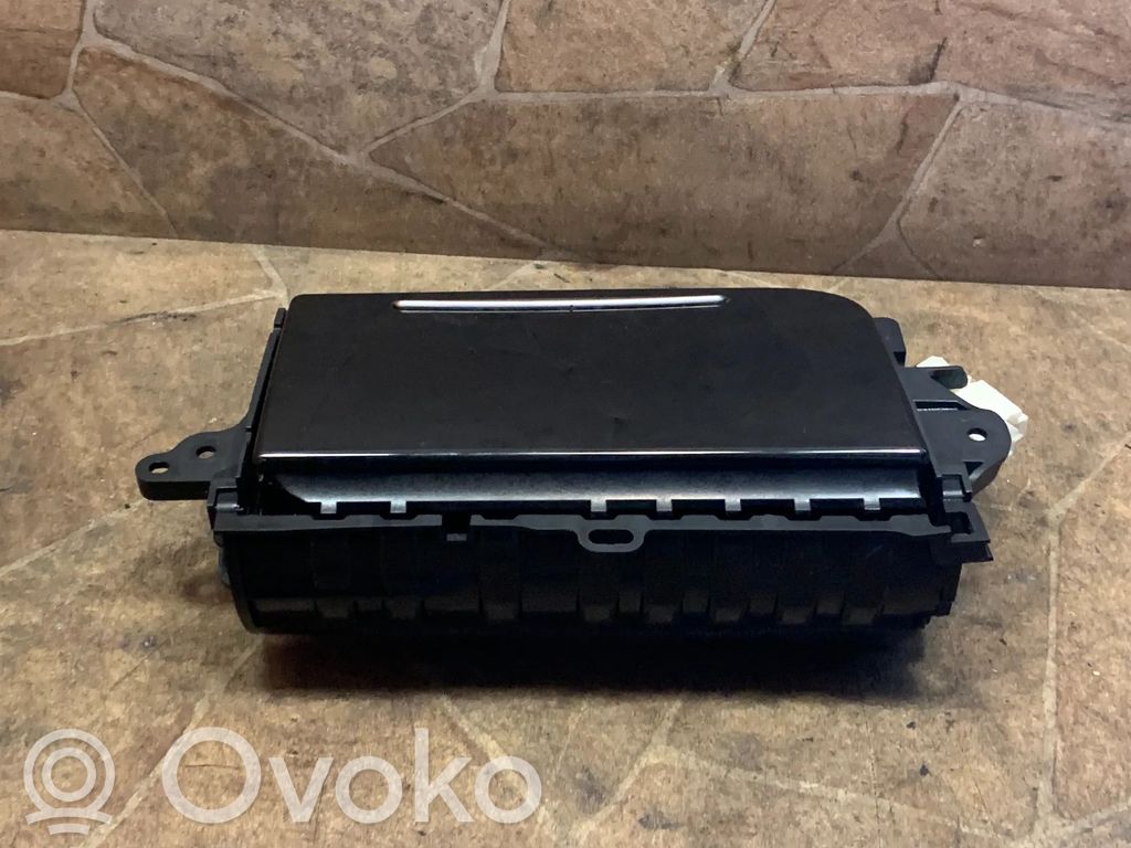 Audi A8 S8 D4 4H Auton tuhkakuppi 