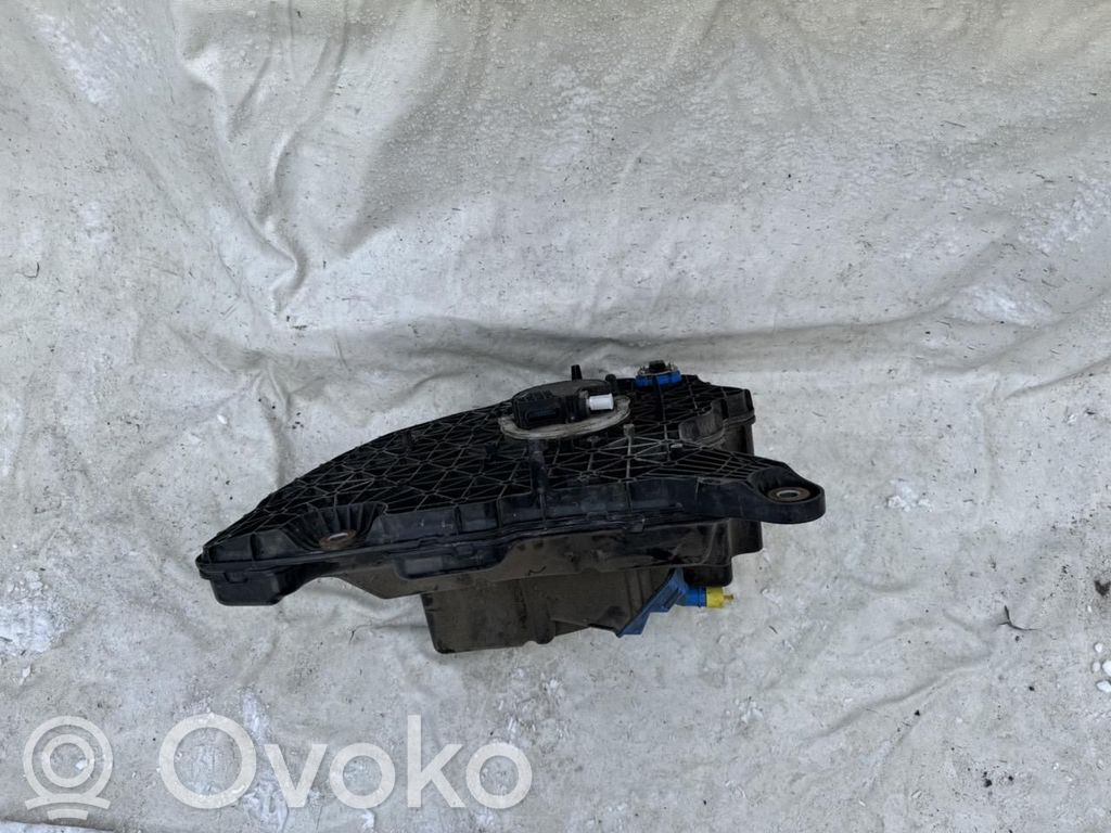 Audi A4 S4 B9 8W AdBlue-nestesäiliö 