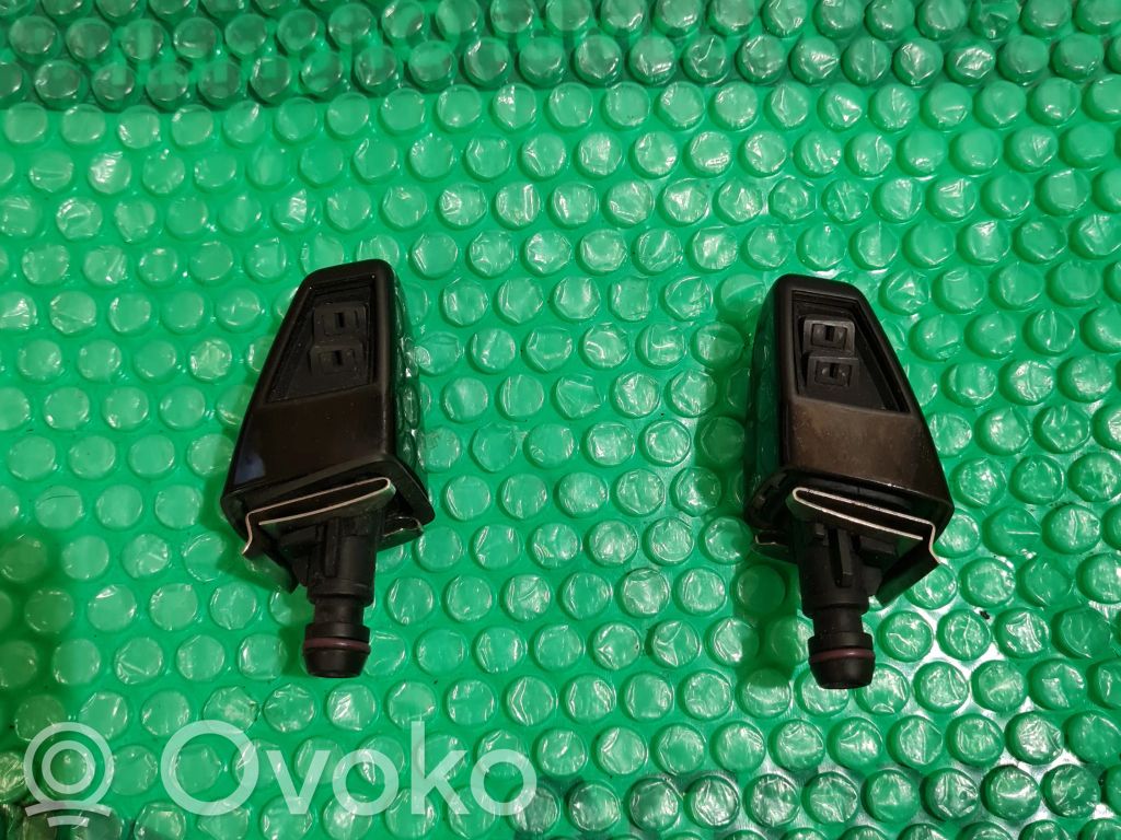 Headlight washer spray nozzle