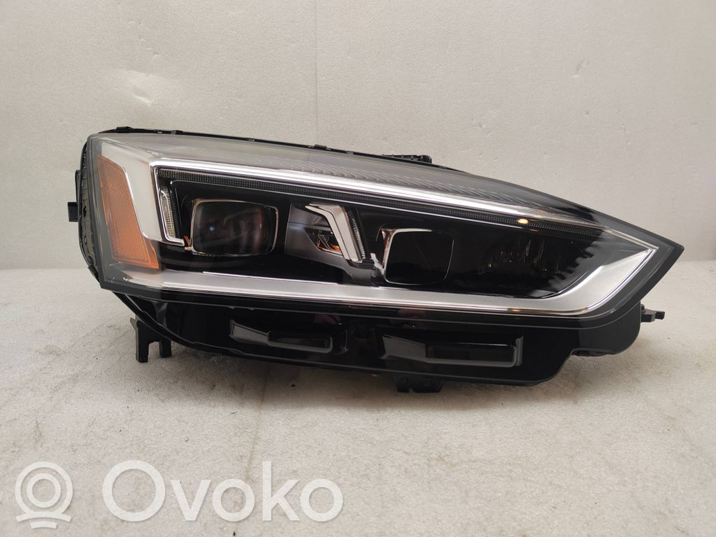 Audi A5 Headlight/headlamp 