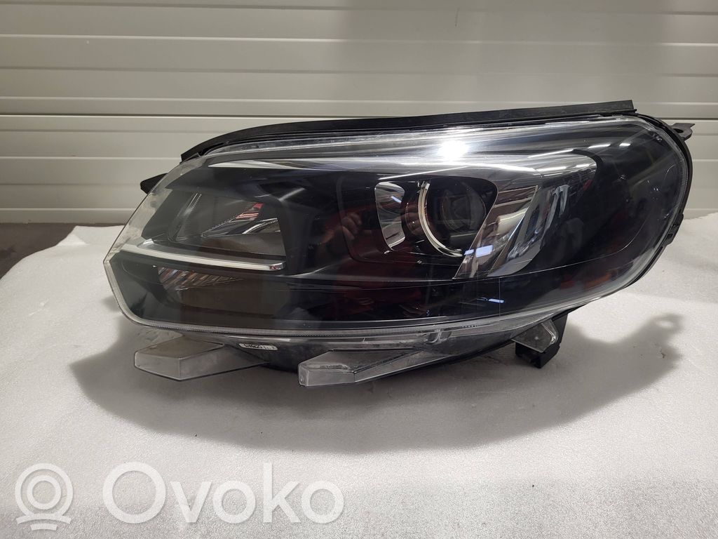 Opel Zafira Life Phare frontale 