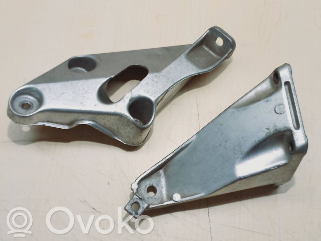 Engine mounting bracket   1133363,1133362