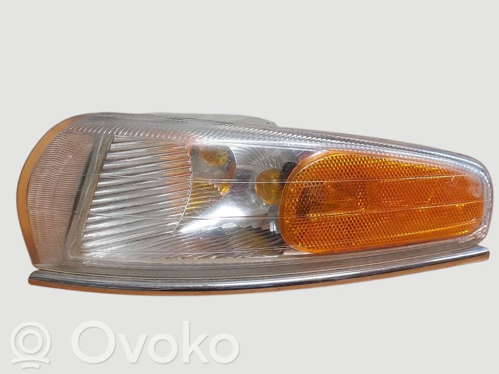 Pontiac Grand Prix Semnalizator față 
