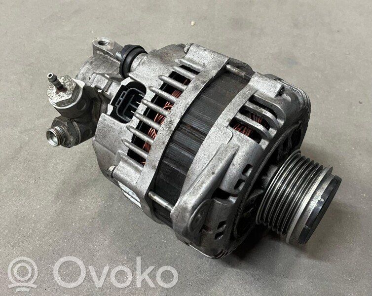 Opel Astra H Alternador 