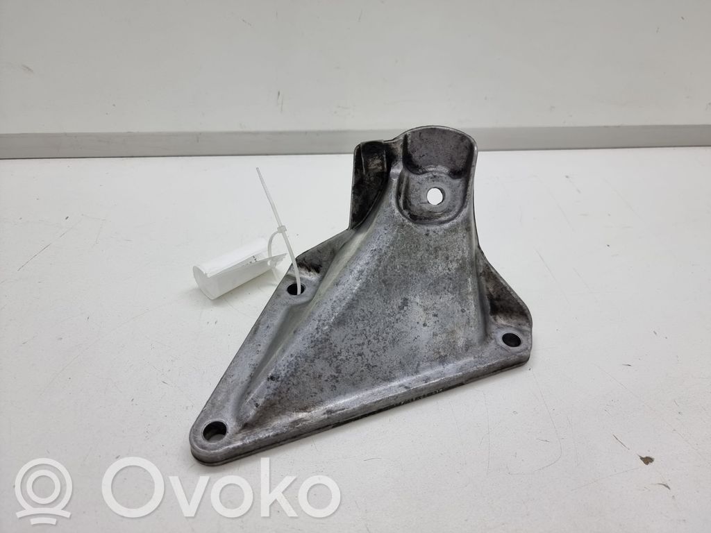 BMW 5 E60 E61 Engine mounting bracket 