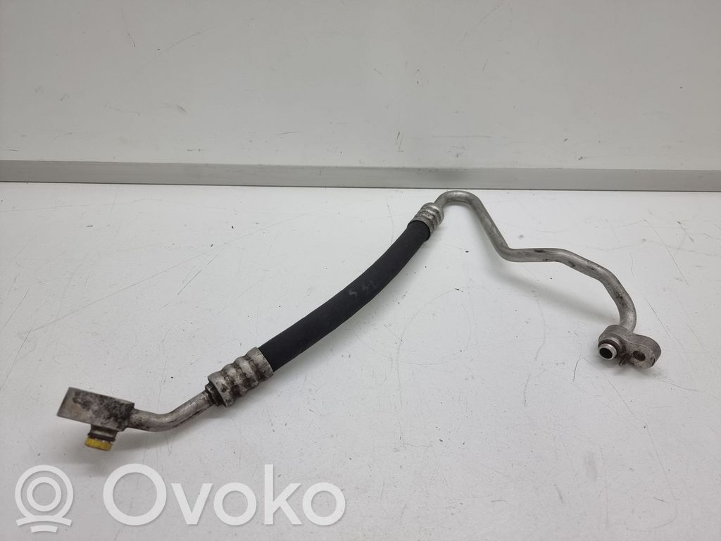 BMW 5 E60 E61 Ilmastointilaitteen putki (A/C) 