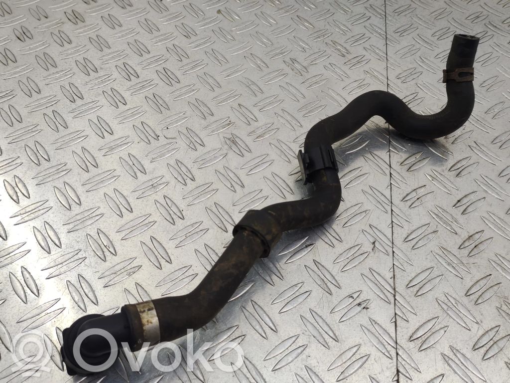 Volkswagen Touran III Engine coolant pipe/hose 