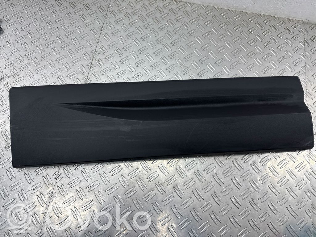 Listwa drzwi tylnych   575854950