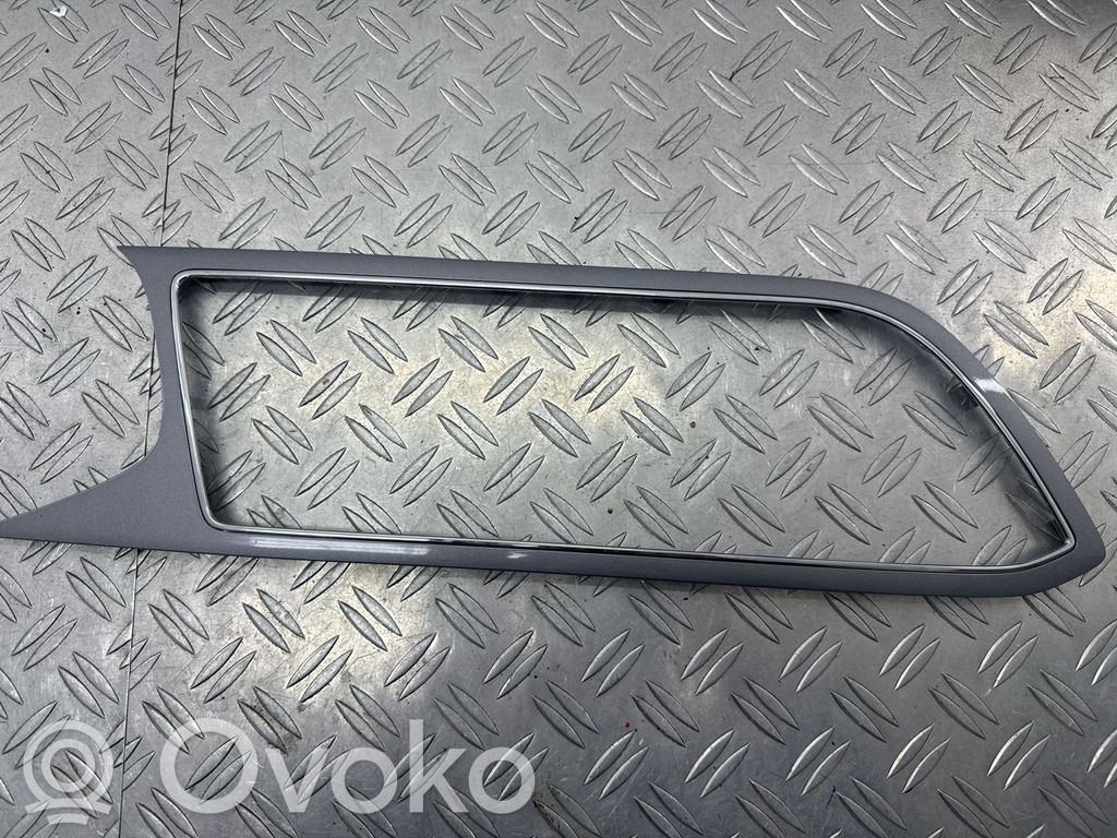 Seat Leon (5F) Radio/GPS head unit trim 