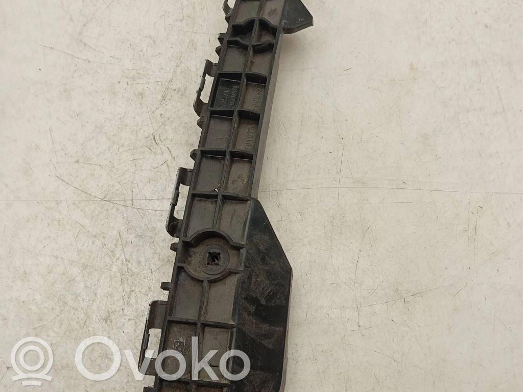 Toyota Auris E180 Galinis laikiklis bamperio 