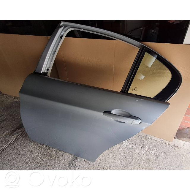 Rear door   41007203647
