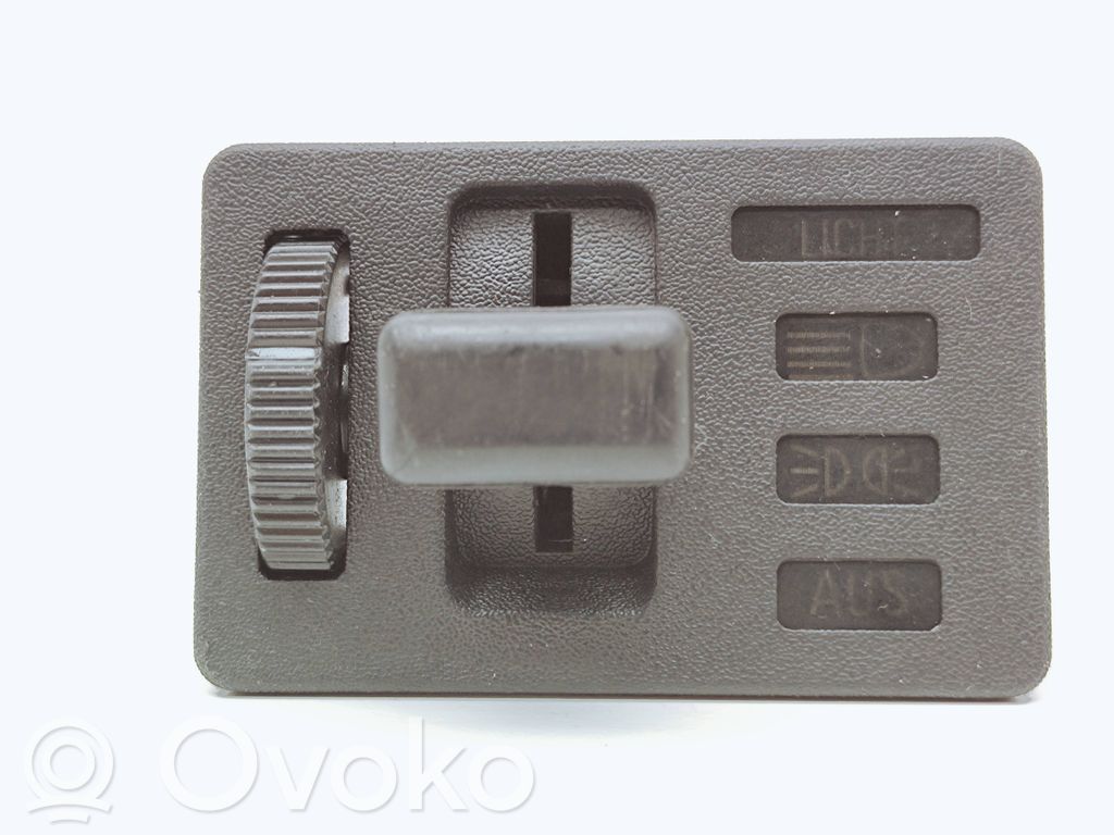 Light switch   1369941