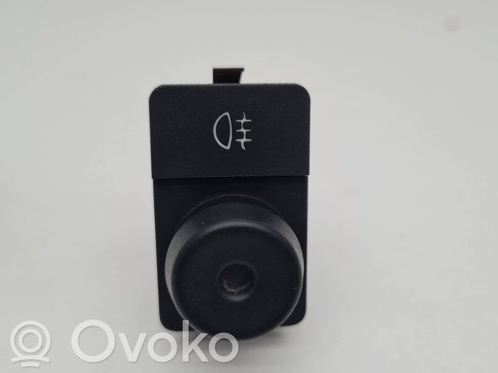 Fog light switch   B517X