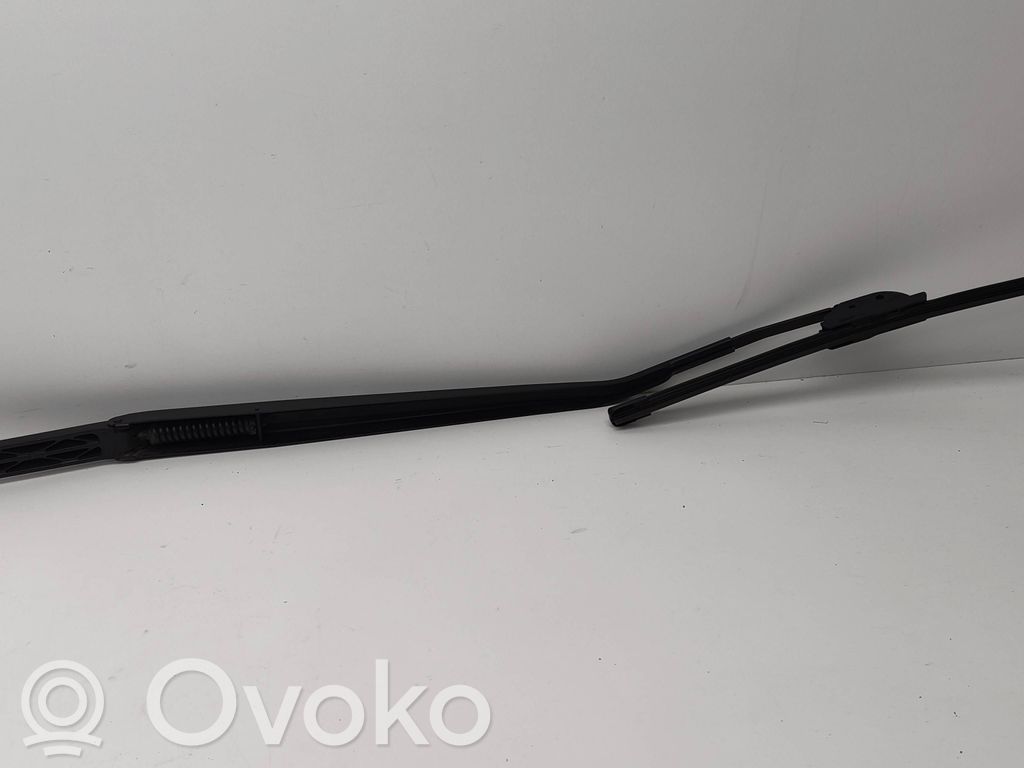 Toyota Previa (XR30, XR40) II Front wiper blade arm 