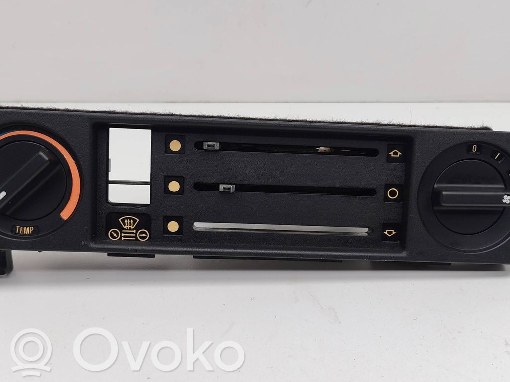 BMW 5 E28 Climate control unit 