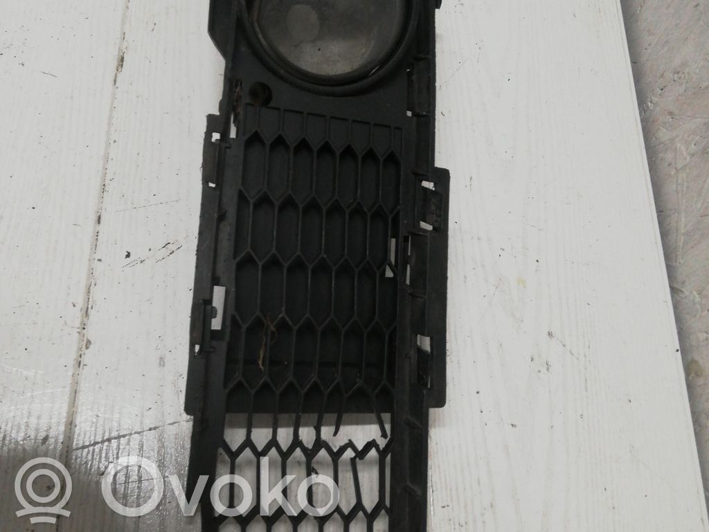 Front bumper upper radiator grill