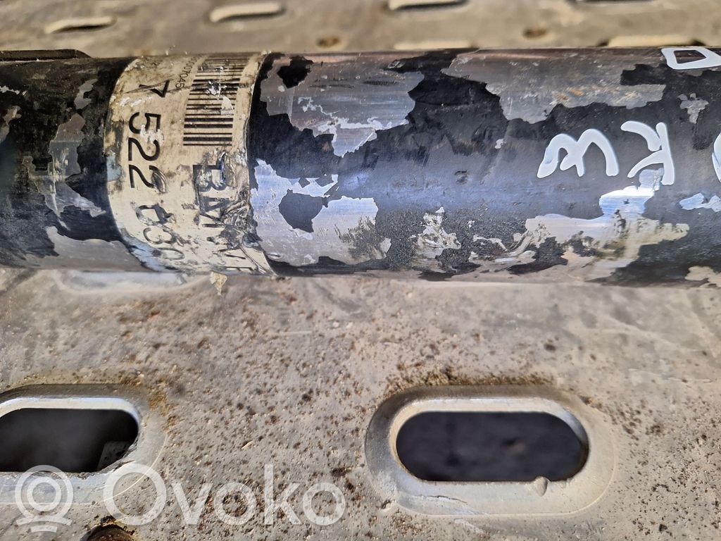 BMW 5 E60 E61 Kardāns komplektā 