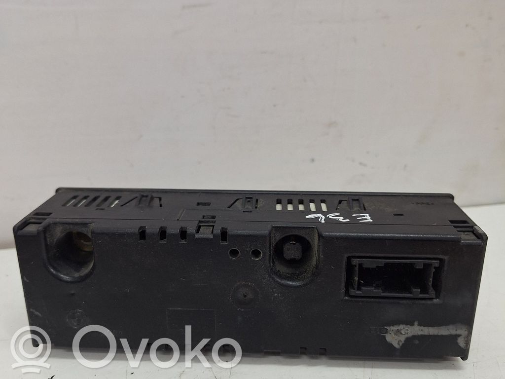 Climate control unit   62138363580