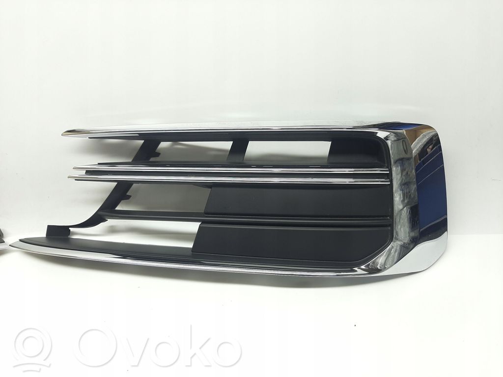 Kratka dolna zderzaka przedniego   4N0807679A,4N0807679A