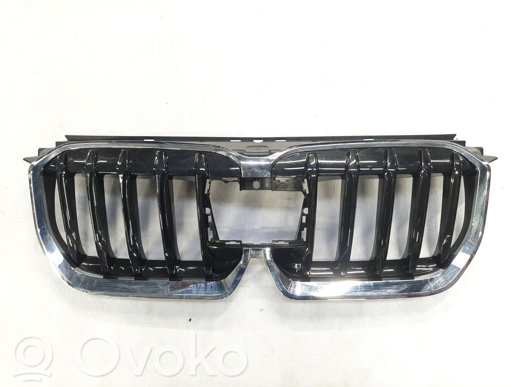 BMW X1 U11 Maskownica / Grill / Atrapa górna chłodnicy 