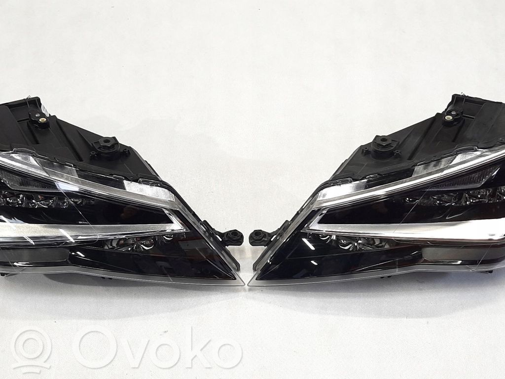 Seat Leon (5F) Lot de 2 lampes frontales / phare 
