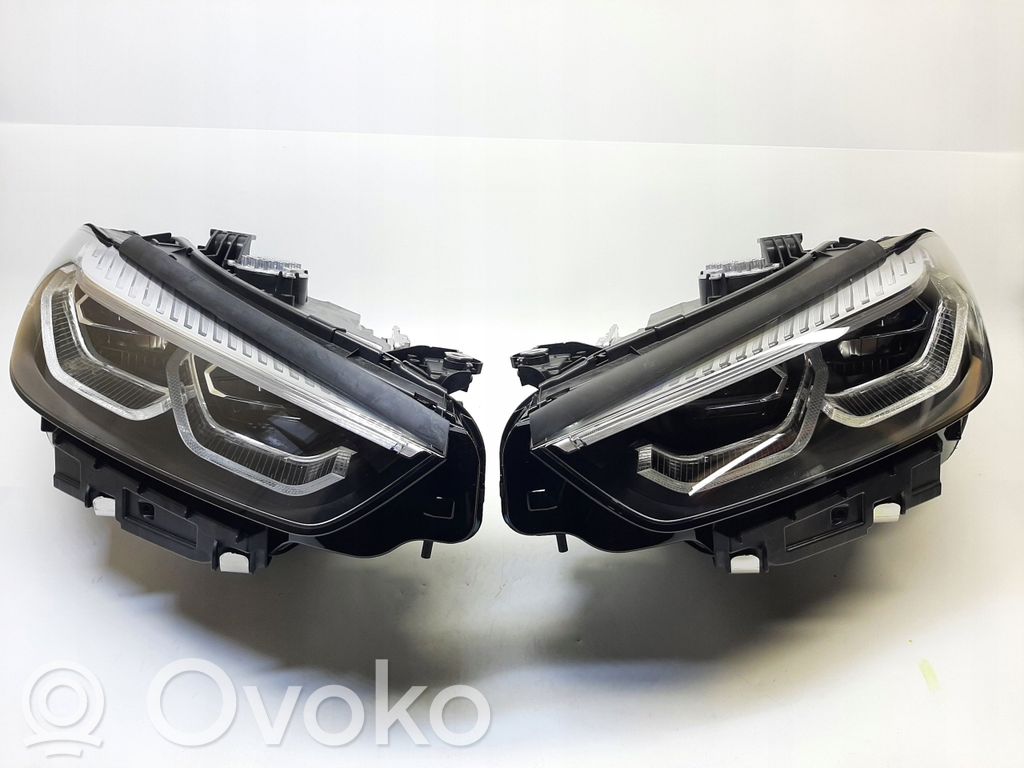 BMW 8 G15 Lampy przednie / Komplet 