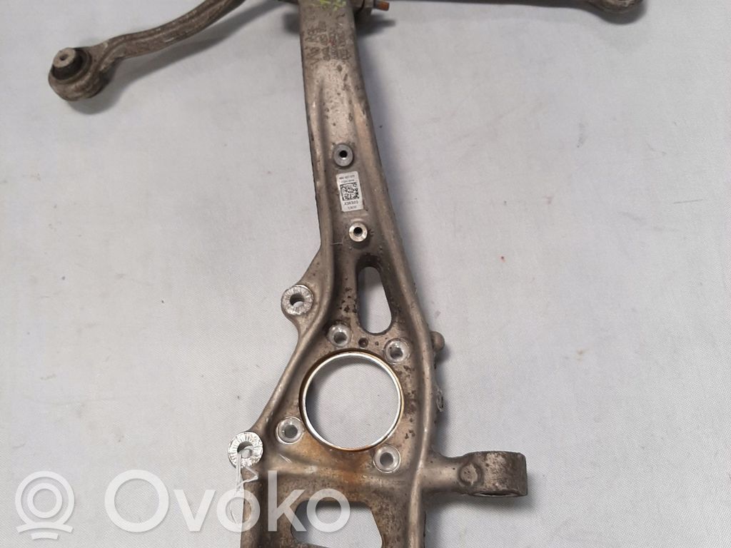 Audi Q7 4M Front wheel hub spindle knuckle 