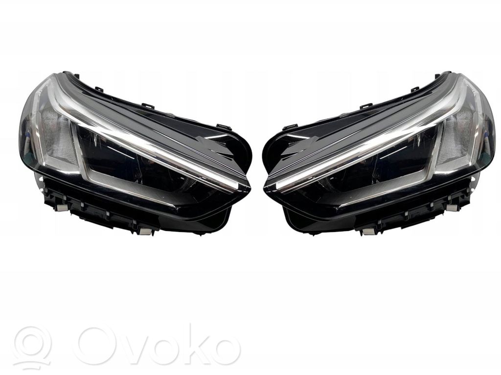 BMW X1 U11 Lampa przednia 
