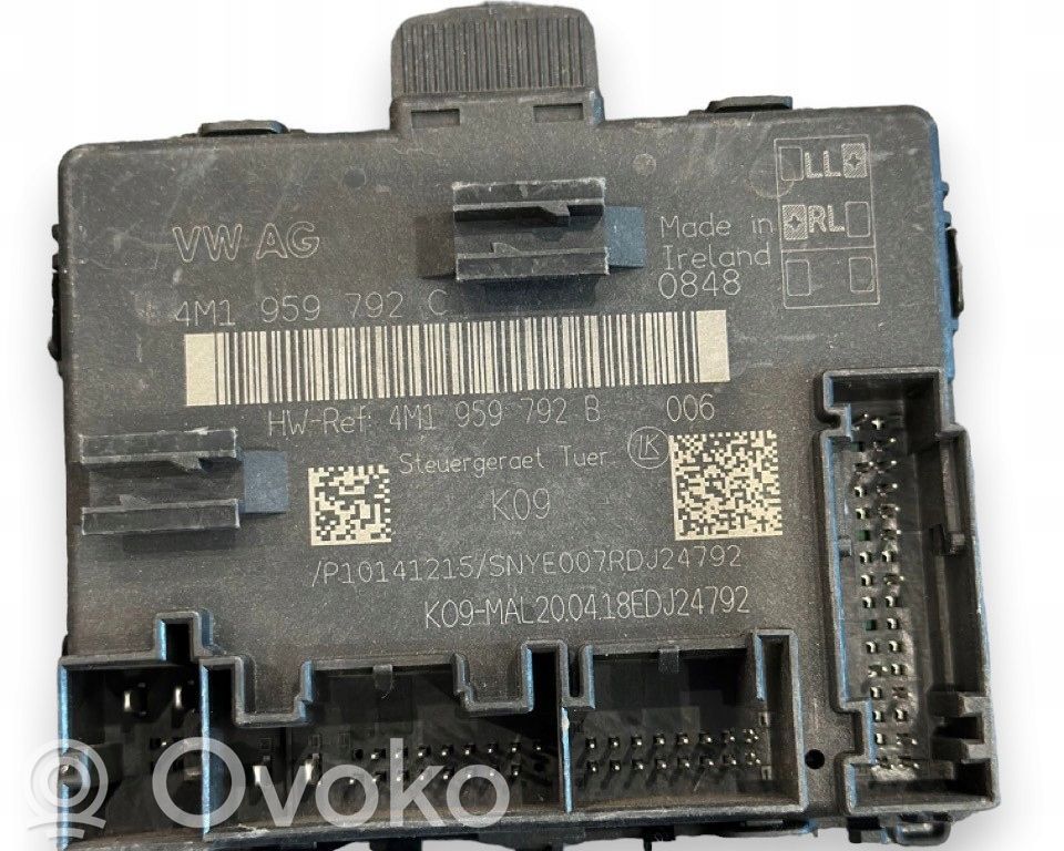 Volkswagen Touareg III Door control unit/module 