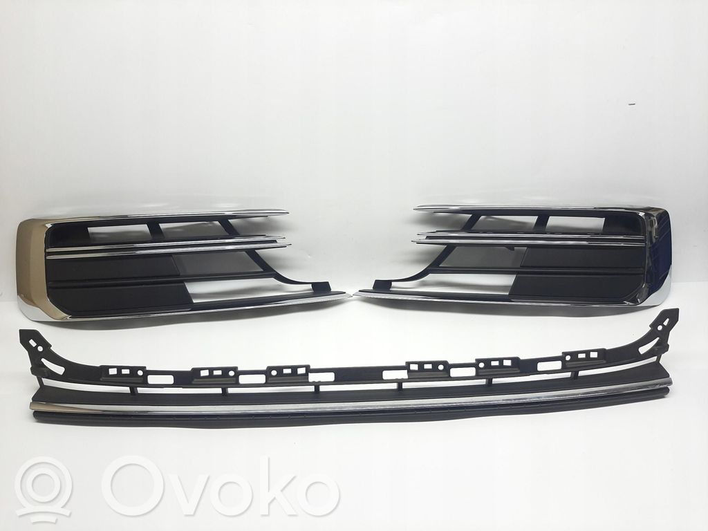 Audi A8 S8 D5 Kratka dolna zderzaka przedniego 