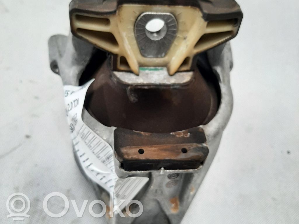 Audi A5 Engine mount vacuum valve 