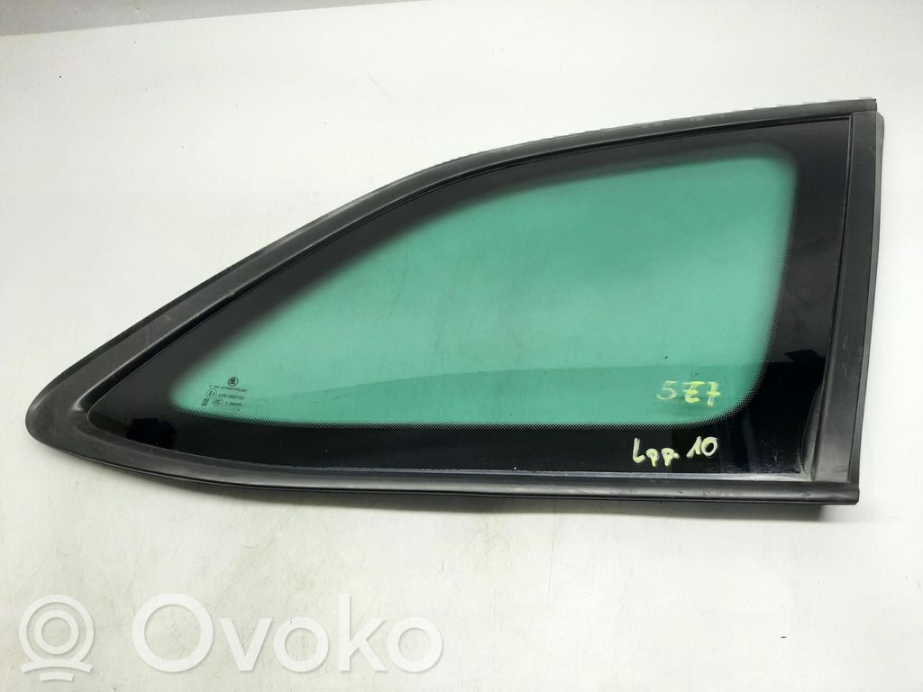 Skoda Octavia Mk4 Vidrio lateral trasero 