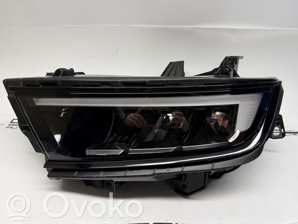 Opel Astra L Phare frontale 