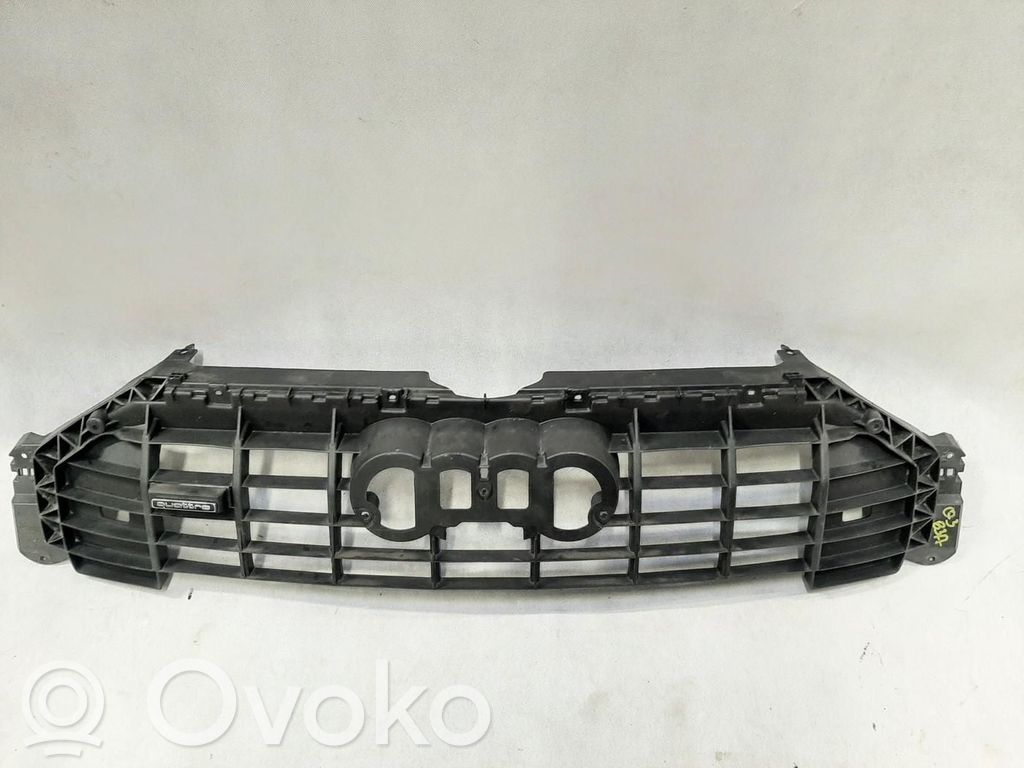 Audi Q3 F3 Etupuskurin ylempi jäähdytinsäleikkö 