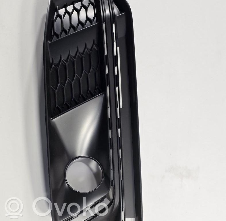 Audi A4 S4 B9 8W Unteres Gitter dreiteilig vorne