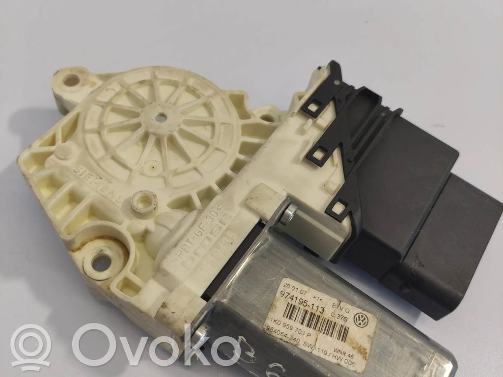 Volkswagen PASSAT B6 Elektryczny podnośnik szyby drzwi przednich 
