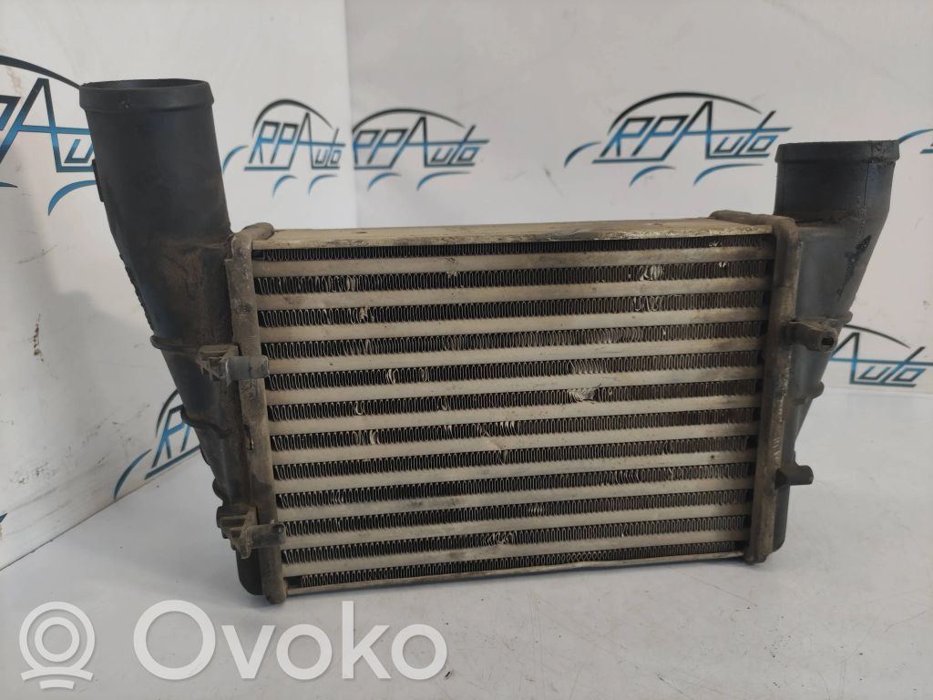 Volkswagen PASSAT B5 Interkūlerio radiatorius 