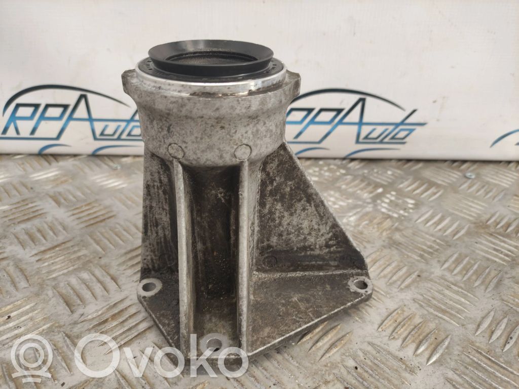 BMW 5 F10 F11 Driveshaft support bearing bracket 
