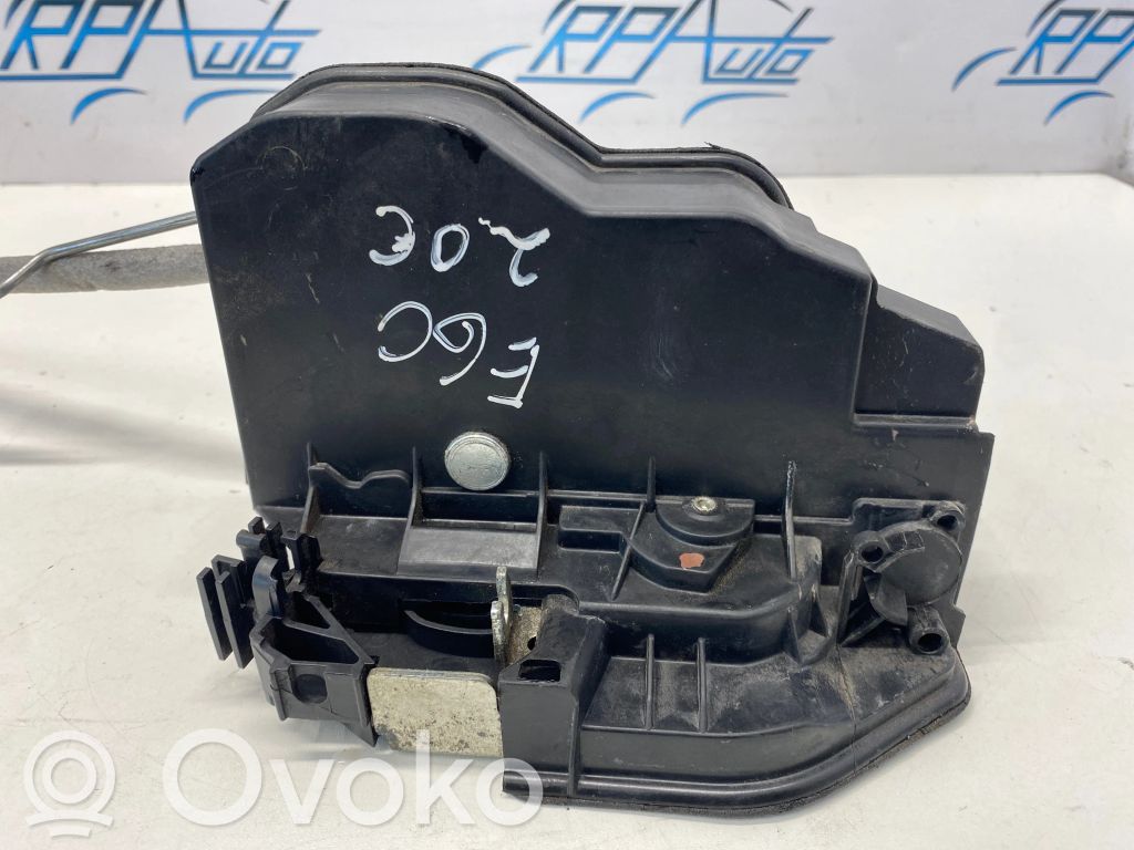 Priekšpusē slēdzene   7202145