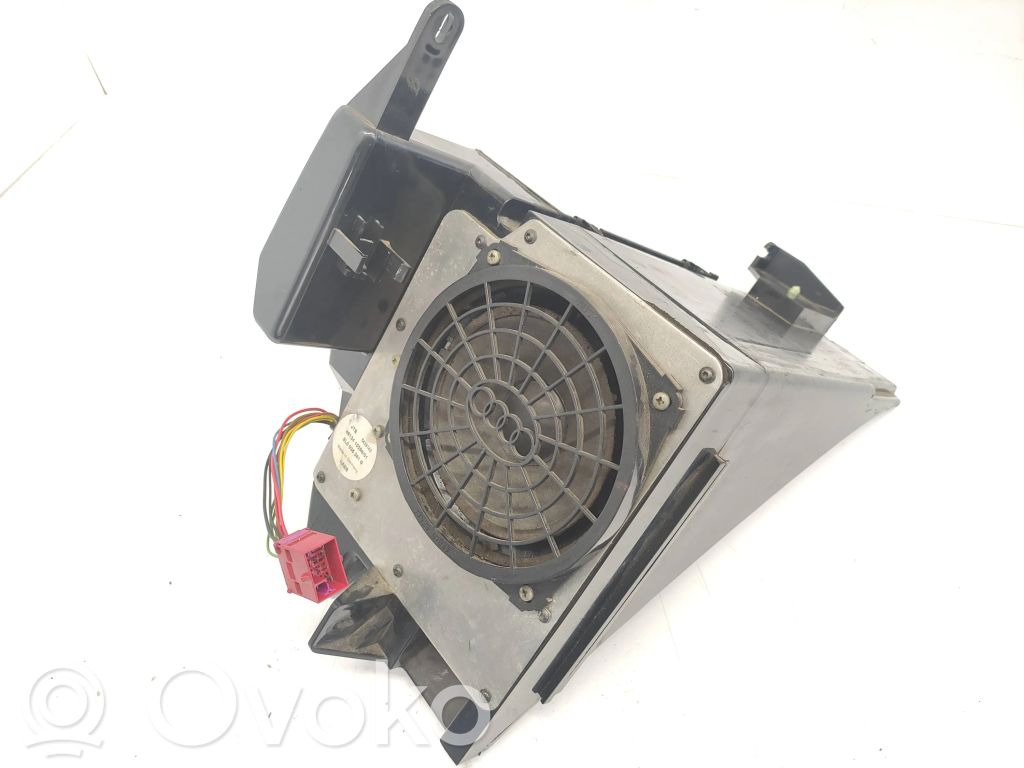 Audi A3 S3 8L Subwoofer 