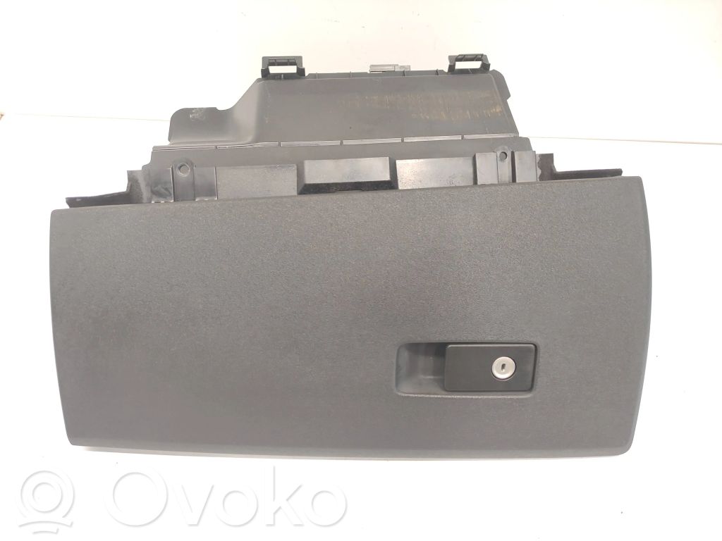 Handschuhfach   39891975,070924