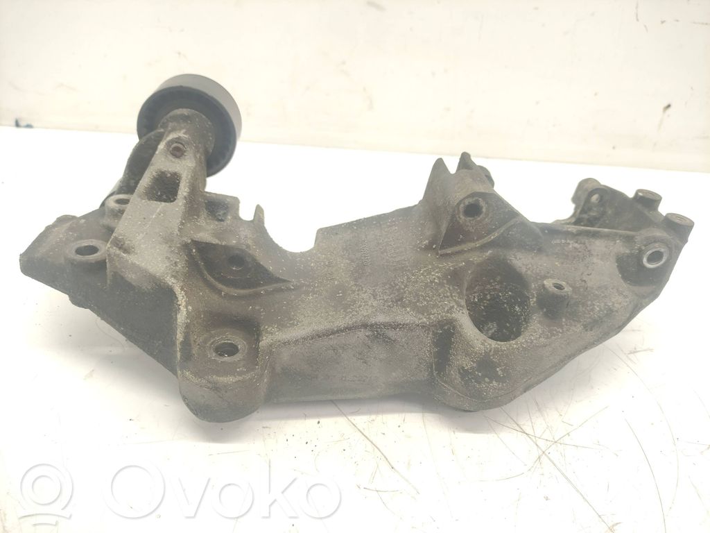 Renault Trafic II (X83) Generator/alternator bracket 