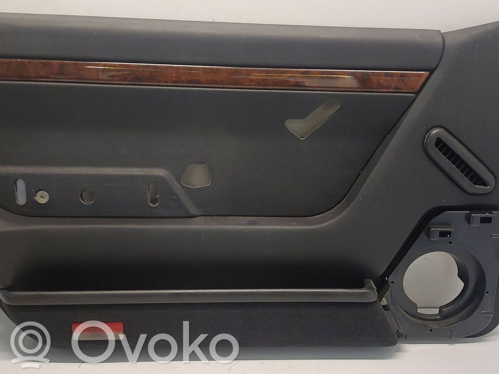 Peugeot 605 Revestimiento de puerta delantera 